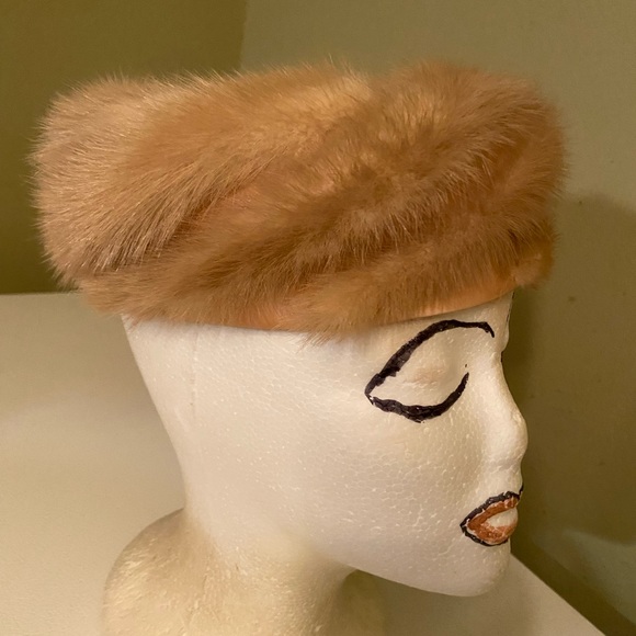 Gorgeous Pillbox Fawn Mink over Peach Satin Chuch / Dress Hat - Picture 2 of 8
